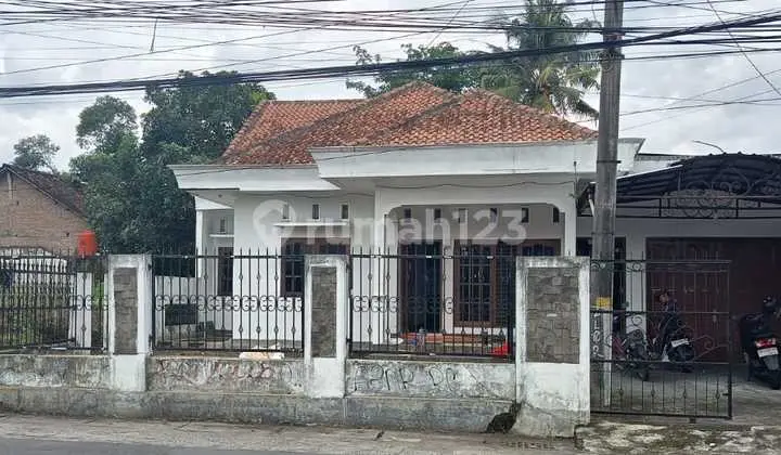 Rumah kontrakan luas bagus di jl. Godean km 7 Sleman. SHM. Godean Sleman