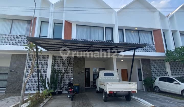 Rumah Baru Full Furnish di Maguwoharjo Depok Sleman