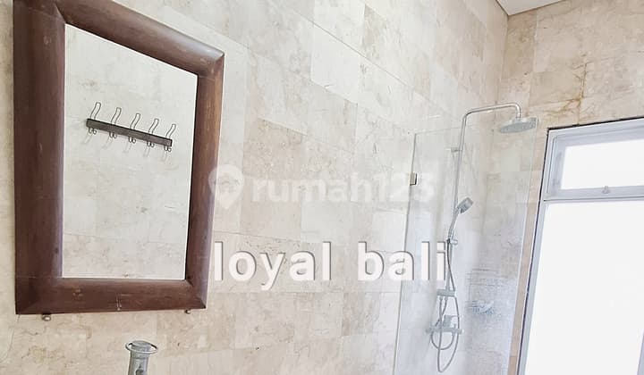 Luxury And Modern House With White Nuance In Taman Mumbul, Bali