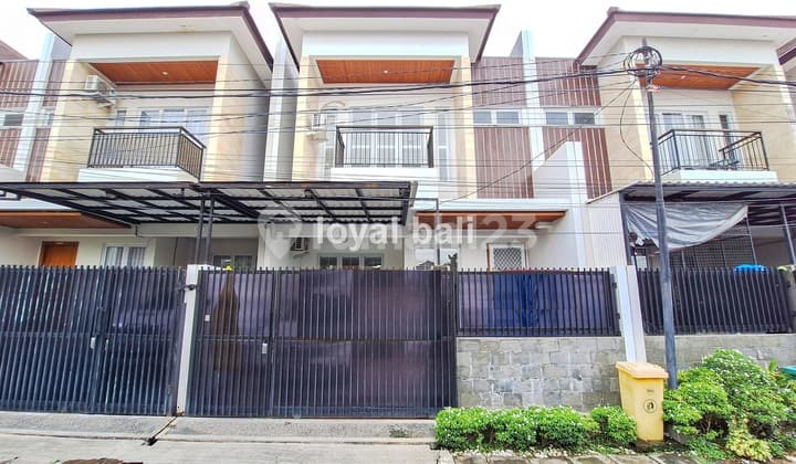 Villa, Homey & Perfect House Near Kuta Beach, Bali