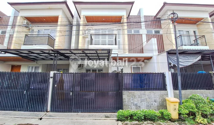 Villa, Homey & Perfect House Near Kuta Beach, Bali