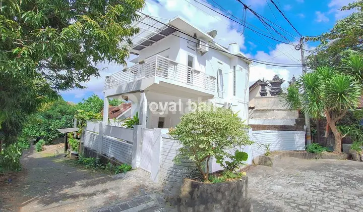 House, Exotic House With White Nuance In Benoa, Bali