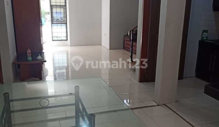 For Sale/Rent Rumah Lokasi : Sayap Pajajara