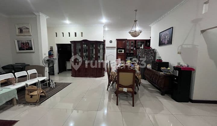 Dijual Cepat Rumah Setraduta Bangunan 2 Lantai Siap Huni