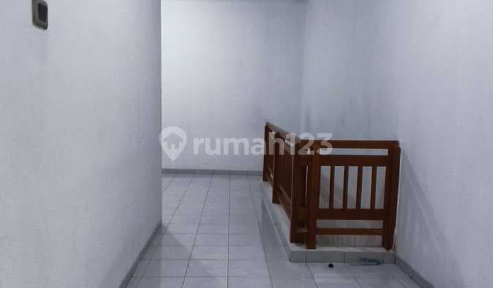 Rumah Nyaman 2 Lantai Siap Huni Komplek Cigadung