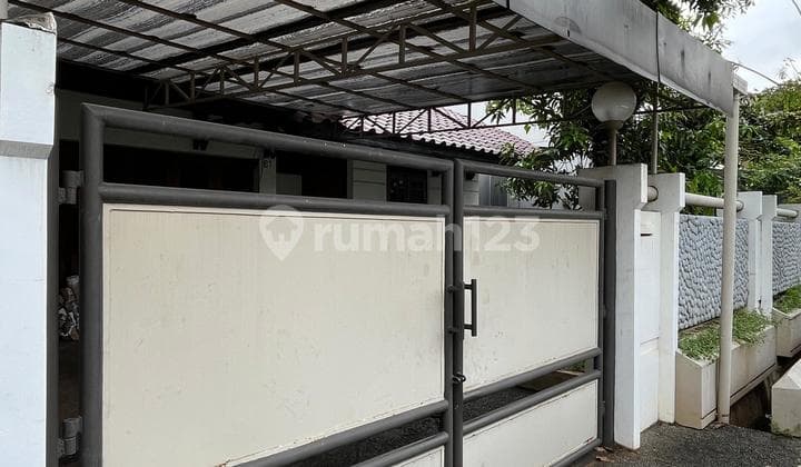 Rumah 2 Lantai di Intercon 12X27 Lokasi Aman Bebas Banjir Jalan Lebar Siap Renov