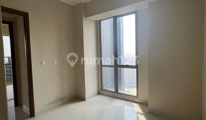 Ta Res Condo Tipe 3+1Bed Lias 135M2 Semi Furnish High Floor Harga Murah