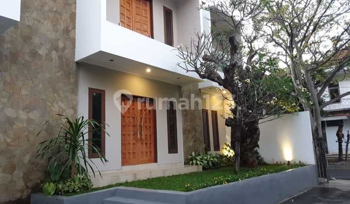 Villa Modern Minimalis Di Taman Sari Kerobokan 4 Kamar Tidur