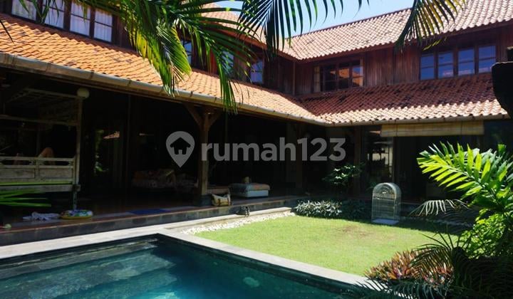 Villa Mewah Gaya Klasik Bali di Sanur, bisa Jalan Kaki ke Pantai