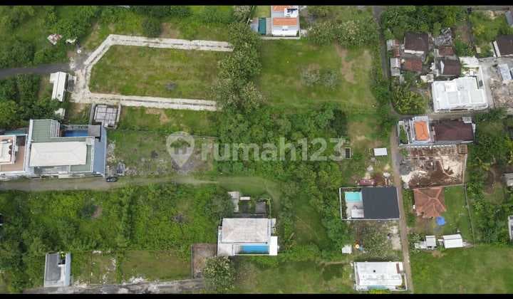 One Gate Land in the Gua Gong Jimbaran Luxury Villa Area