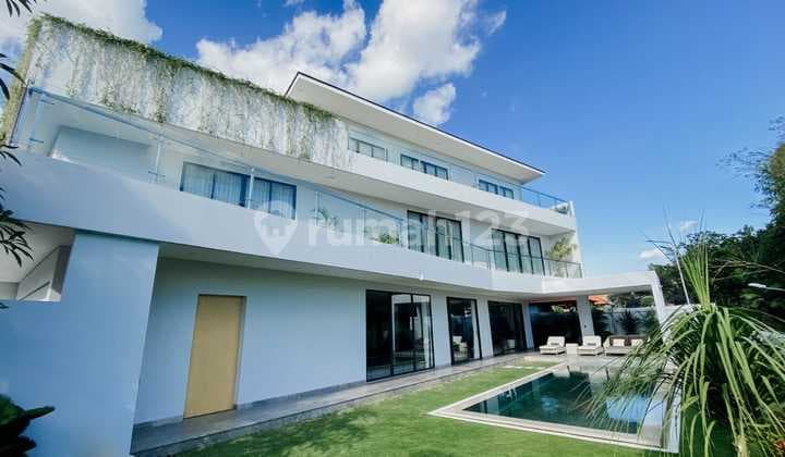 Luxury Villa Sunset and Rice Field View in Canggu Bali