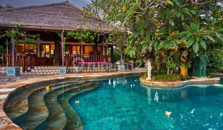 Villa Mewah Tepi Pantai Di Bali, Luas Dan Investasi Menjanjikan
