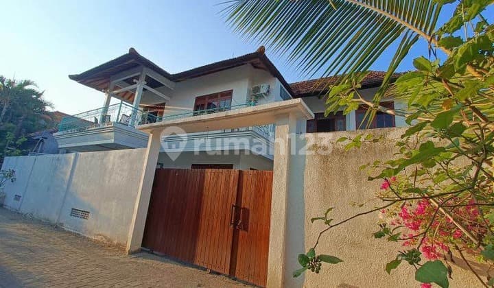 Rumah 2 Lantai 7 Kamar Siap Huni di Denpasar Selatan, Bali