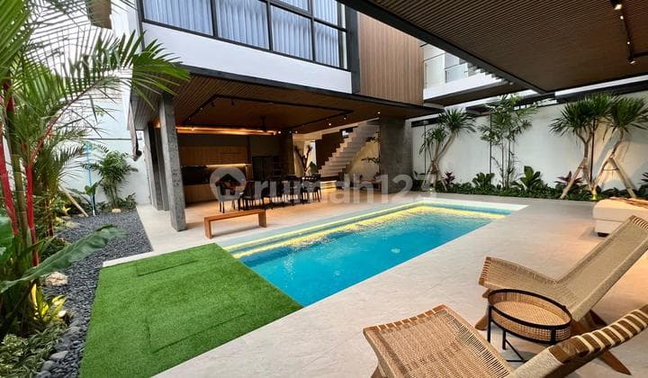 Vila Mewah Baru 2 Unit Dekat Pantai Berawa Canggu
