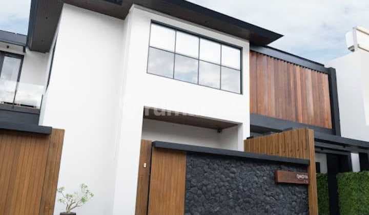 Vila Mewah Modern Minimalis Lokasi Utama Petitenget Seminyak