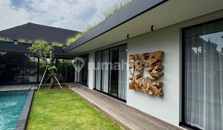 Villa Modern 2 Lantai Di Batu Mejan Canggu