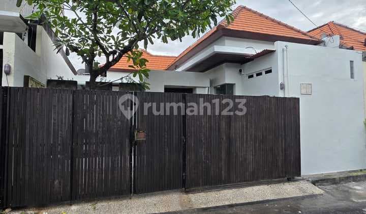 Villa Modern Kontemporer Dekat Seminyak & Bali Kiddy School