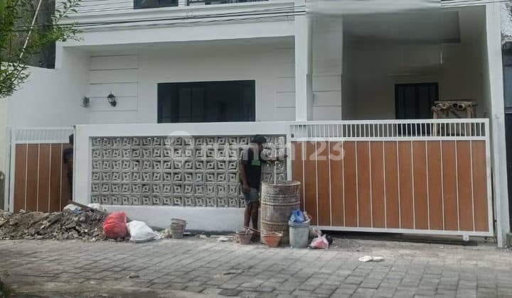 Rumah Minimalis One Gate Ada Rooftop, di Sidakarya