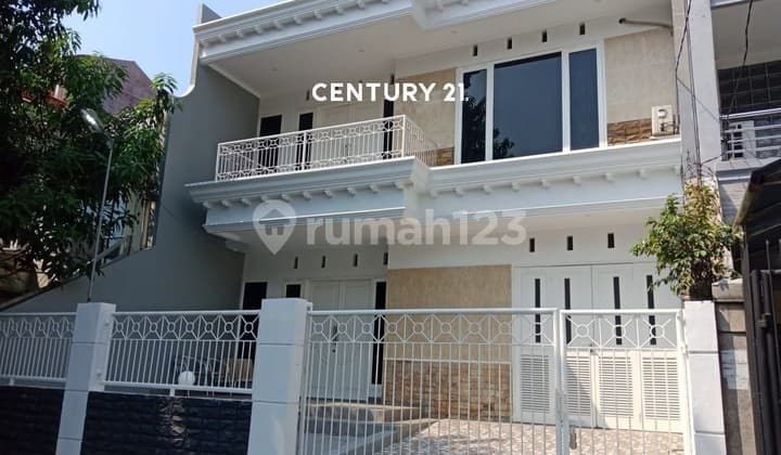 RENOVATED HOUSE READY TO OCCUPY IN KELAPA GADING