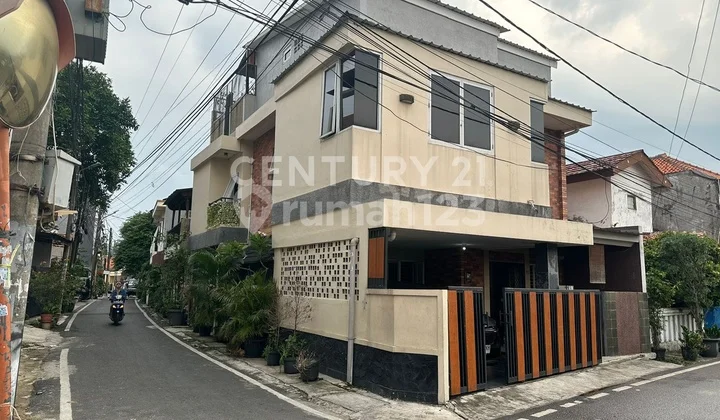 RUMAH CANTIK DI BELAKANG KFC CEMPAKA PUTIH