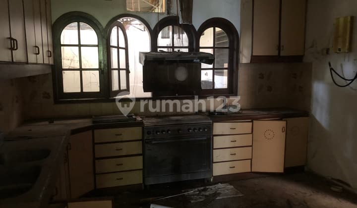 Rumah Tua Mewah Hitung Tanah Saja di Kemang V, Jakarta Selatan