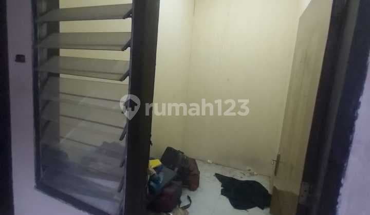 Rumah 2 Lantai di Ketintang Permai, Hitung Tanah Saja