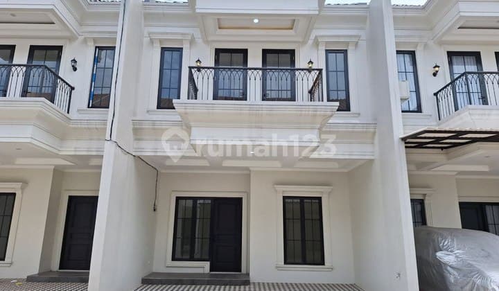 Rumah Mewah, Lokasi Premium di dalam Cluster, Samping Alun-Alun GDC Depok