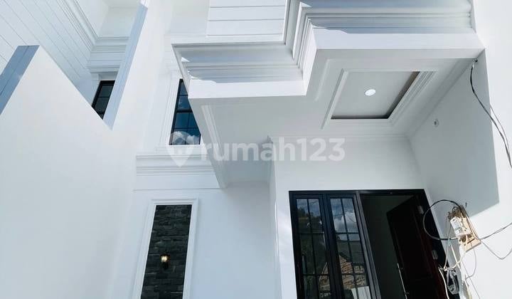 Rumah 2 Lantai Dekat Alun-Alun Depok dan Stasiun Depok Lama