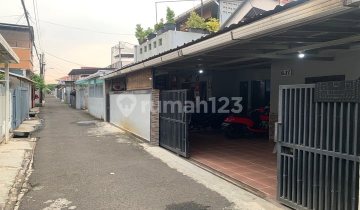 Rumah di Tengah Kota Jalan Kaki ke LRT Cawang