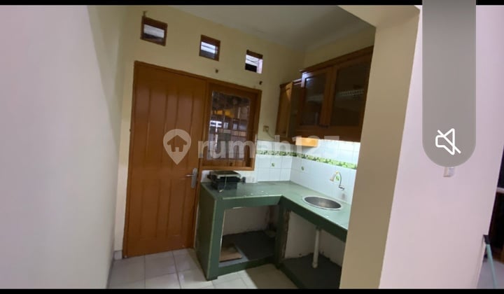 Disewa Rumah 2 Lantai di Taman Palem Lestari