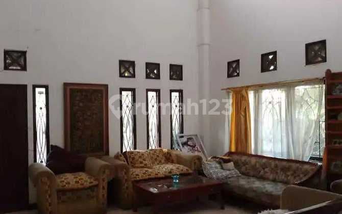 DIJUAL RUMAH FULL FURNISHED DI MARGAHAYU BELAKANG METRO