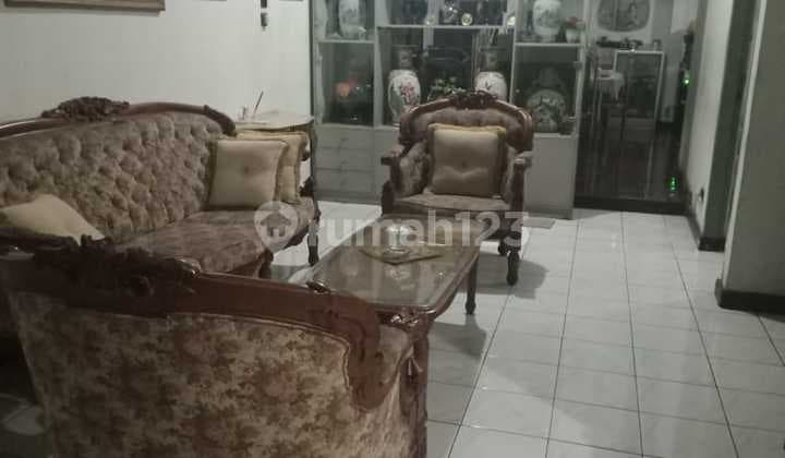 RUMAH LAMA TERAWAT SIAP HUNI MAINROAD