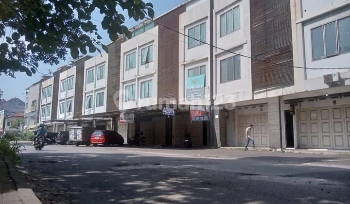RUKO BERDERET ISTANA PASTEUR REGENCY