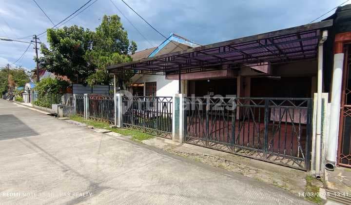 RUMAH LAMA HITUNG TANAH DI CIKUTRA DEKAT ALUN - ALUN BANDUNG