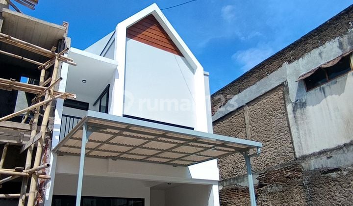 RUMAH 2 LANTAI TENGAH KOTA DESAIN SCANDINAVIAN