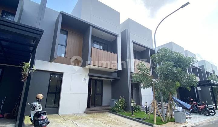 Dijual Murah Rumah di Summarecon Crown Gading Cluster Regia Residence