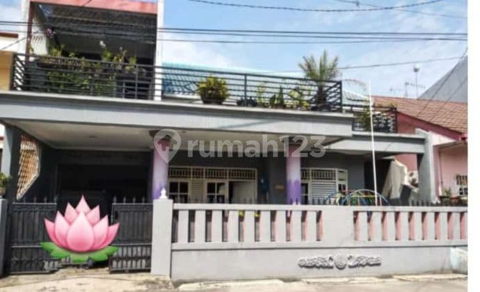 Translation: For Sale: Pondok Cipta House with One Gate System
