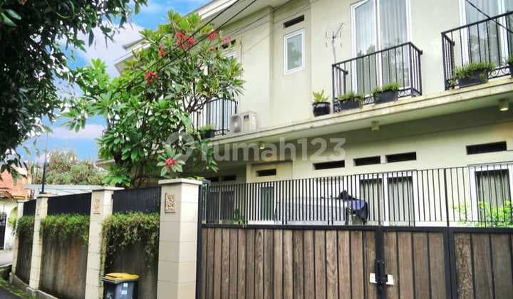 Well-Maintained House in Kebayoran Lama