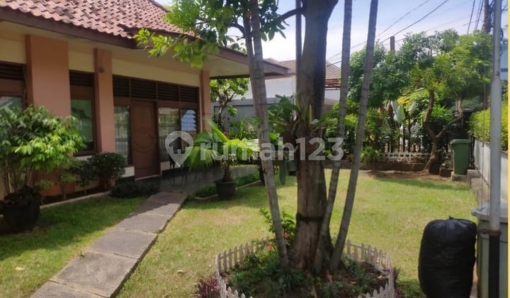 Dijual Rumah ( Hitung Tanah Aja ) Menteng Jakarta Pusat