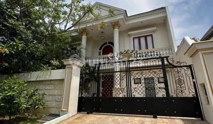 Riviera Classic Villa House Pakuwon City