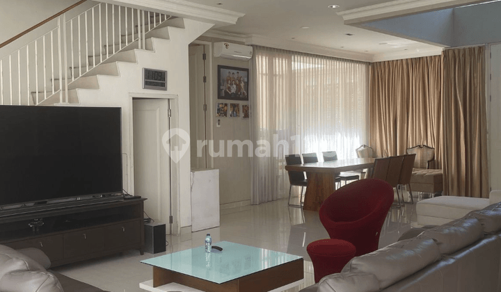 Rumah Pakuwon City Grand Island Dkt Laguna dan Virginia Regency