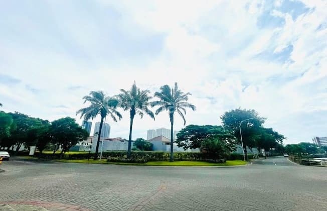 Tanah Raya Laguna Pakuwon City, East Surabaya