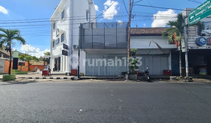 Ruko siap pakai dekat pasar klewer solo