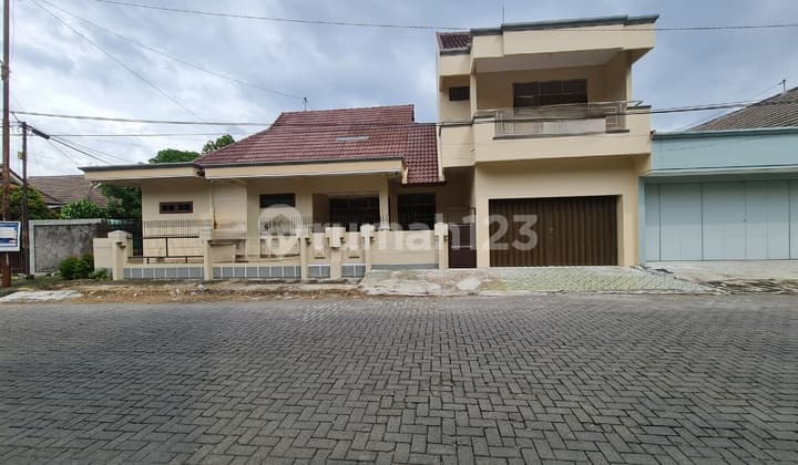 Rumah Bagus Siap Huni di Perumahan Elite Solo Baru