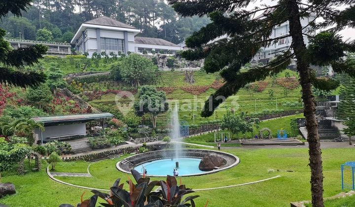 Hotel with a stunning view in Tawangmangu