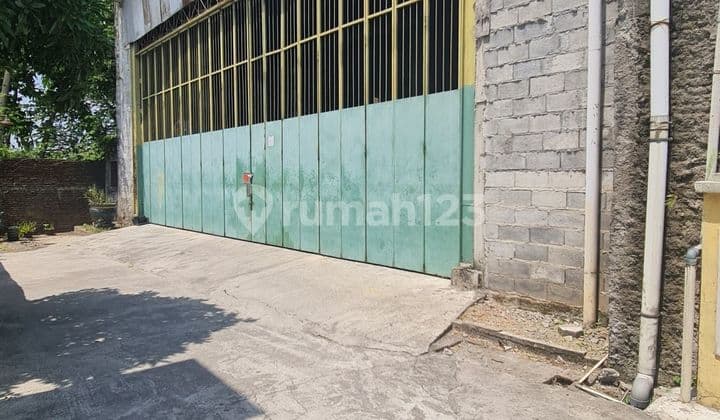 Gudang siap pakai di Telukan Grogol Solo Baru