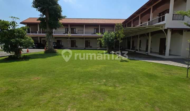 Rumah Joglo Halaman Luas di Colomadu Solo