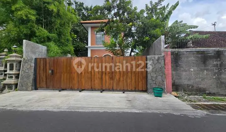 Rumah Baru Mewah Dekat Pasar Klewer Solo