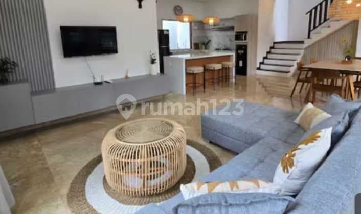 Villa Di Jalan Pantai Brawa Canggu