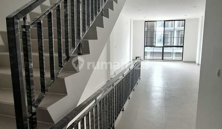 Lease 3-Story Shop House Harvard PIK 2 Standard Empty